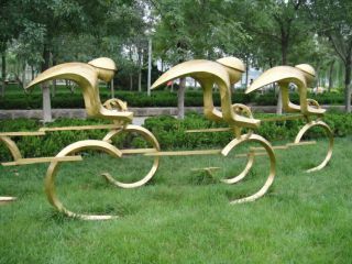 為什么選擇不銹鋼作為公園景觀(guān)雕塑的材料