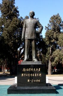 為什么說(shuō)人物鑄銅雕塑在城市建設中功不可沒(méi)