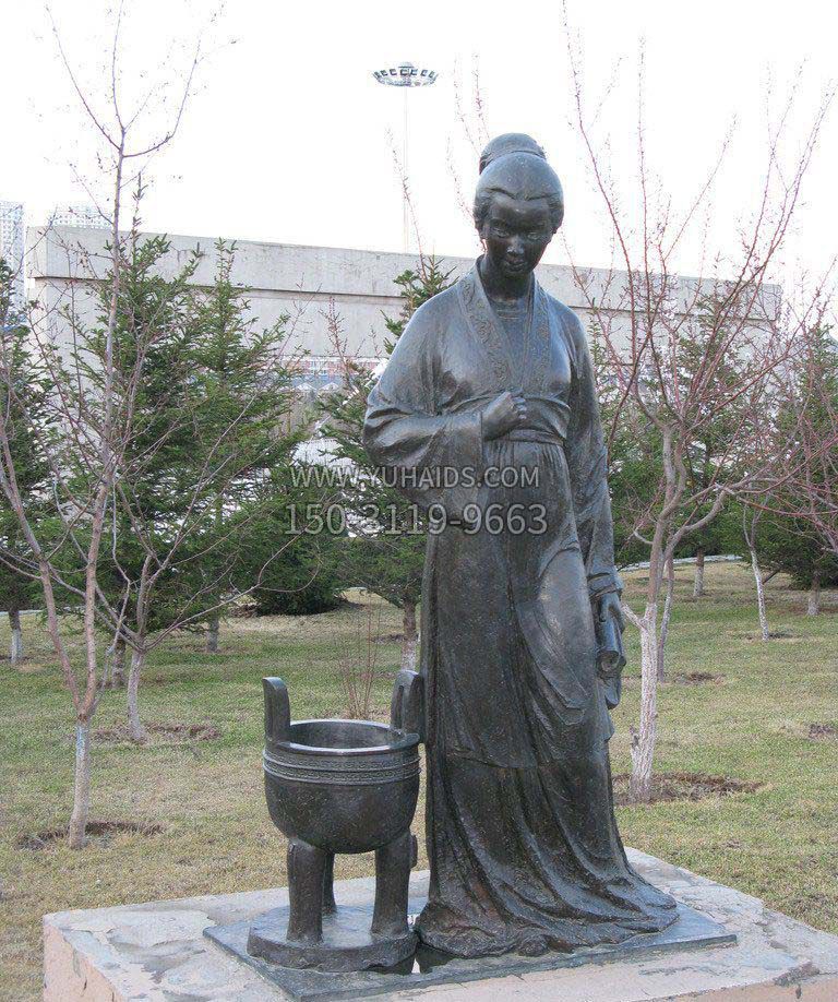公園站在香爐旁邊的古代人物景觀(guān)銅雕 公園站在香爐旁邊的古代人物景觀(guān)銅雕