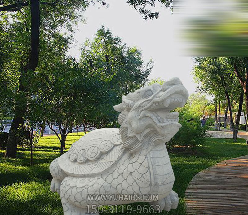 公園里擺放的漢白玉石雕創(chuàng )意龍龜雕塑