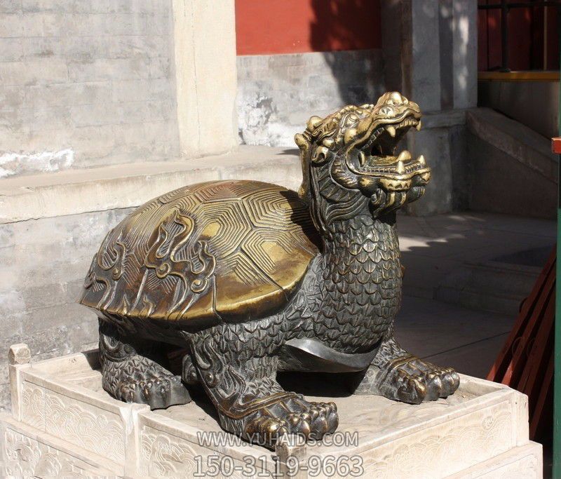 公園里擺放的張嘴的玻璃鋼創(chuàng )意龍龜雕塑