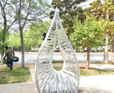 戶(hù)外不銹鋼鏤空白色水滴雕塑
