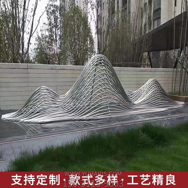 不銹鋼精神鏤空拉絲景觀(guān)假山雕塑