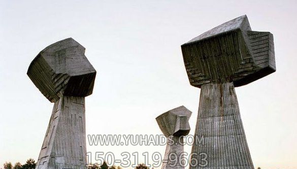 不銹鋼抽象創(chuàng )意拳頭雕塑