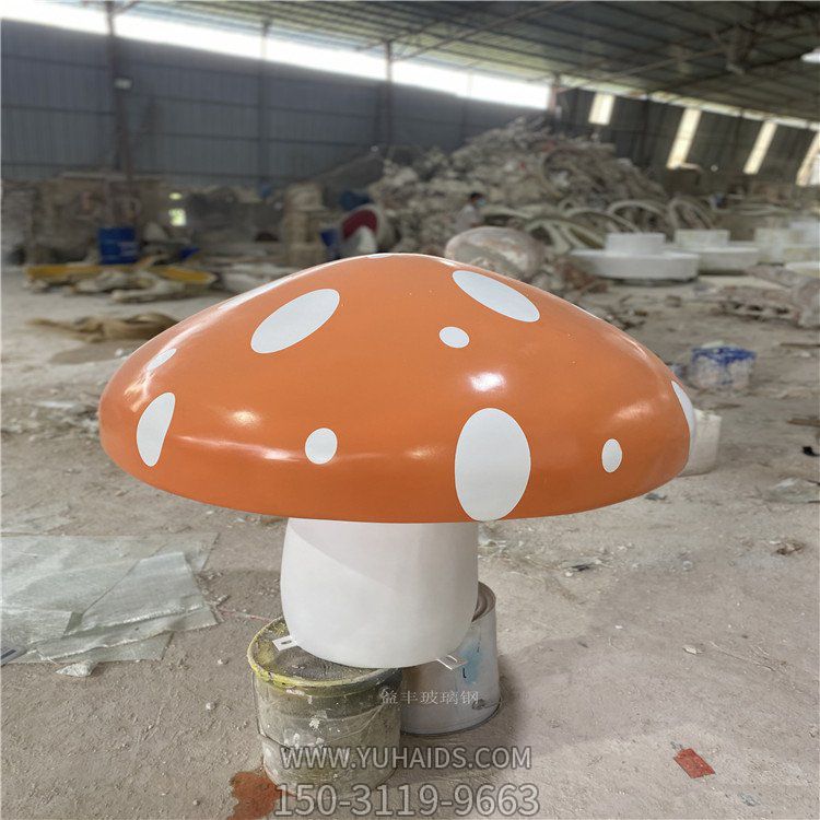 珠?？ㄍㄐ∧⒐降袼?公園景觀(guān)玻璃鋼蘑菇雕塑