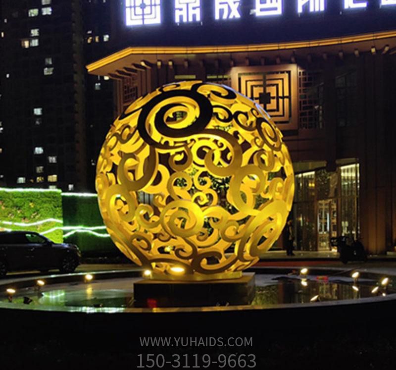 酒店創(chuàng )意不銹鋼照明金色鏤空球雕塑