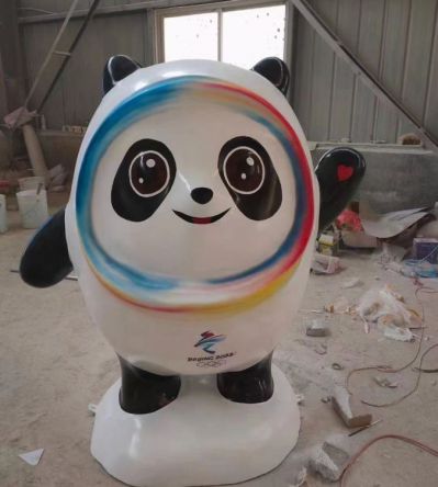 玻璃鋼冰墩墩雕塑，商場(chǎng)大廈美陳擺件