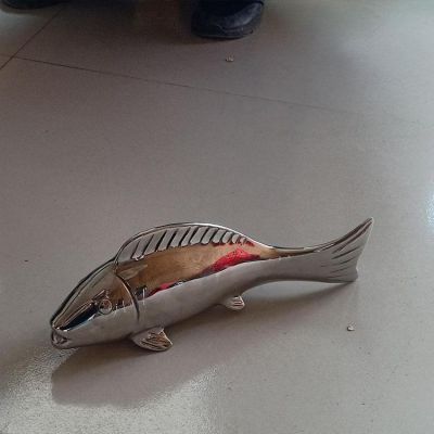 不銹鋼鏡面魚(yú)雕塑售樓處水景水池擺件