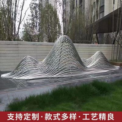 不銹鋼精神鏤空拉絲景觀(guān)假山雕塑