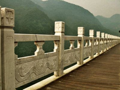 旅游景點(diǎn)湖邊花崗巖防護欄桿雕塑