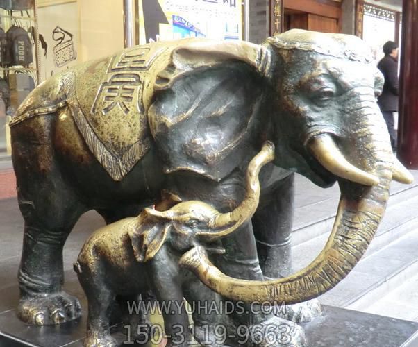 街道不銹鋼仿銅創(chuàng )意母子象雕塑