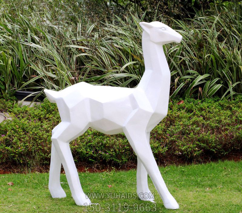 公園景觀(guān)裝飾品玻璃鋼白色幾何鹿雕塑