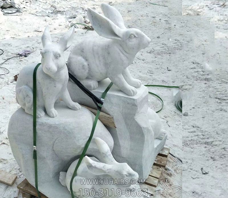 動(dòng)物園裝飾創(chuàng )意石雕兔子雕塑
