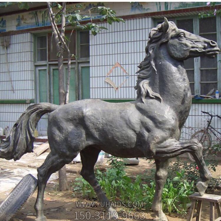 行走的馬兒，鑄銅動(dòng)物馬雕塑