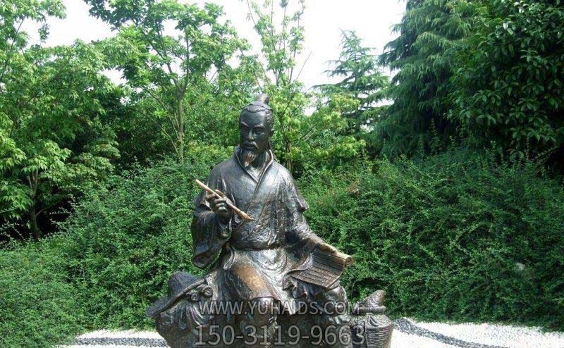 公園拿著(zhù)毛筆寫(xiě)字的漁翁人物景觀(guān)銅雕雕塑