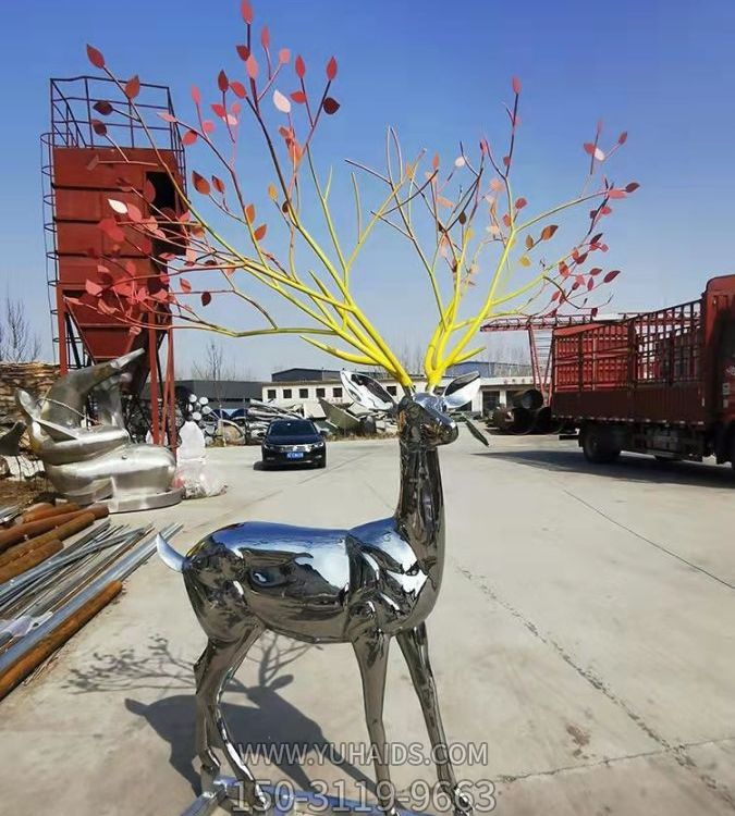 鏡面大型動(dòng)物景觀(guān)梅花鹿雕塑