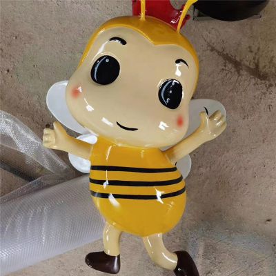 商場(chǎng)步行街擺放仿真可愛(ài)玻璃鋼蜜蜂雕塑
