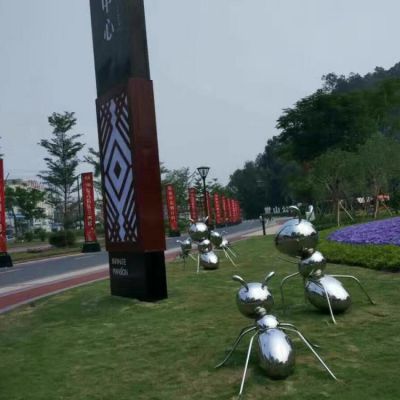不銹鋼鏡面大型螞蟻售樓部戶(hù)外草坪景觀(guān)小品雕塑