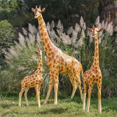 動(dòng)物園大型仿真動(dòng)物，園林玻璃鋼彩繪長(cháng)頸鹿