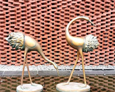 不銹鋼仿銅創(chuàng  )意抽象鶴雕塑