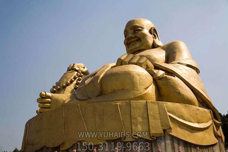 景區戶(hù)外擺放玻璃鋼鍍金佛像雕塑
