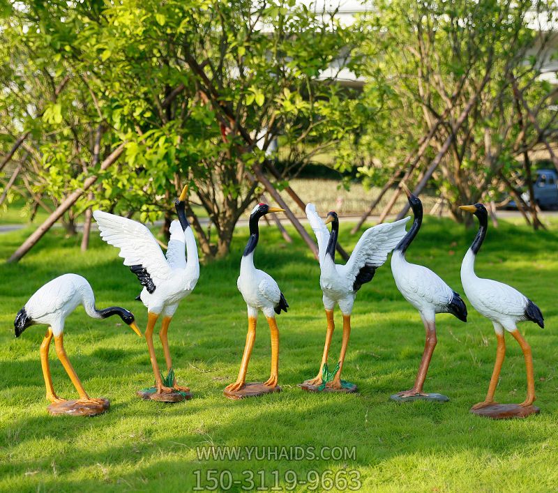公園玻璃鋼彩繪創(chuàng )意鶴雕塑