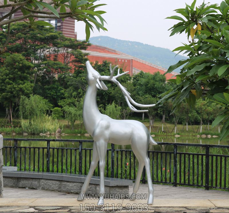公園創(chuàng )意不銹鋼白鋼鹿雕塑