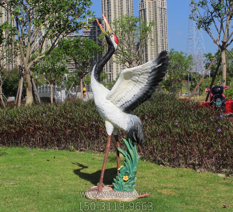 公園玻璃鋼創(chuàng )意鳴叫鶴雕塑