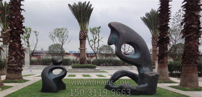 公園景區創(chuàng )意抽象母子雕塑