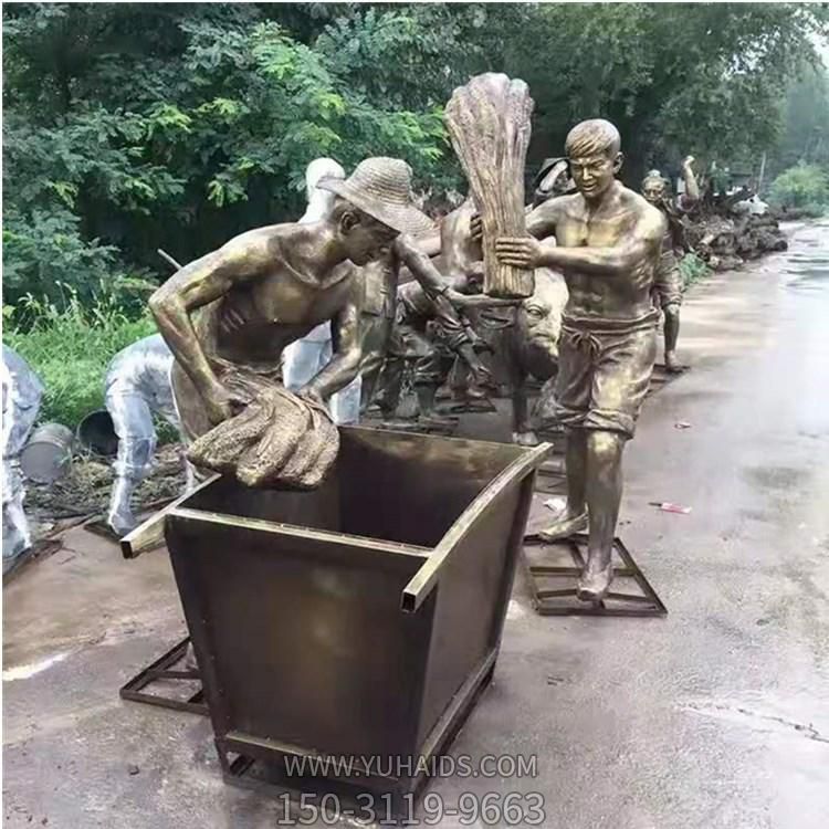 銅雕戶(hù)外豐收的人物景觀(guān)雕塑