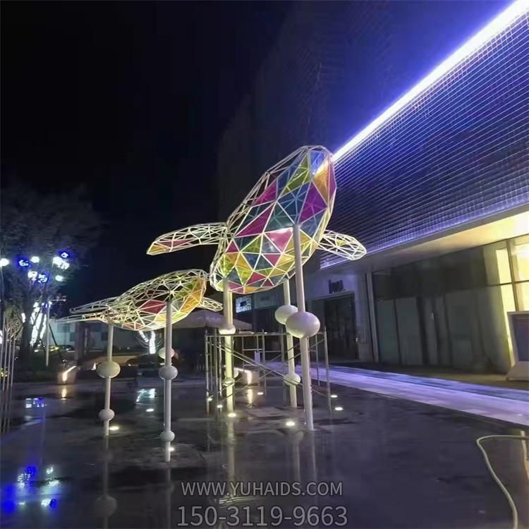 廣場(chǎng)創(chuàng  )意不銹鋼鏤空彩繪網(wǎng)格照明鯨魚(yú)雕塑