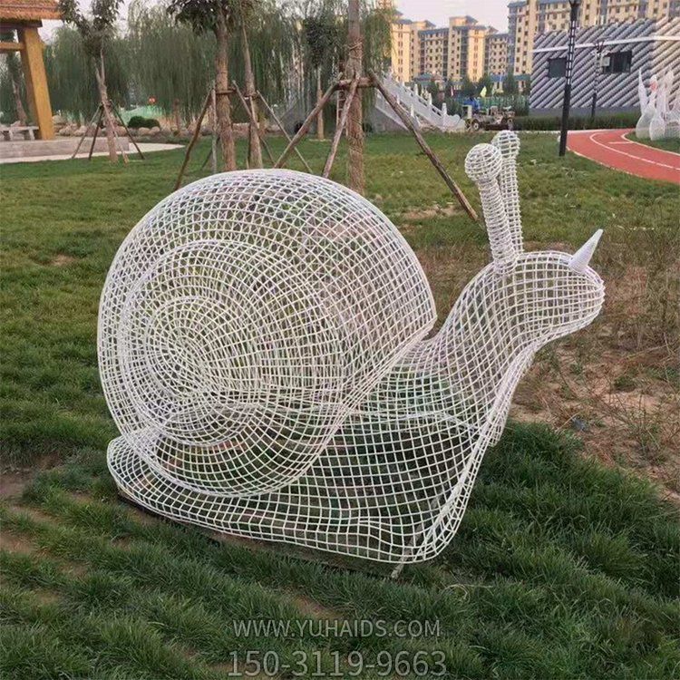 不銹鋼鏤空創(chuàng  )意園林景區金屬網(wǎng)格蝸牛雕塑