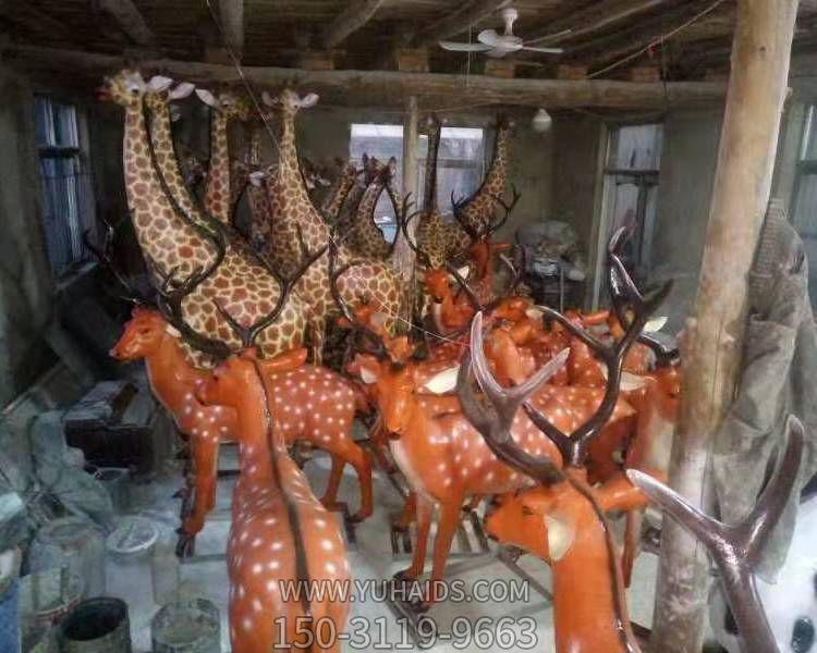 玻璃鋼仿真動(dòng)物景觀(guān)擺件戶(hù)外園林梅花鹿雕塑