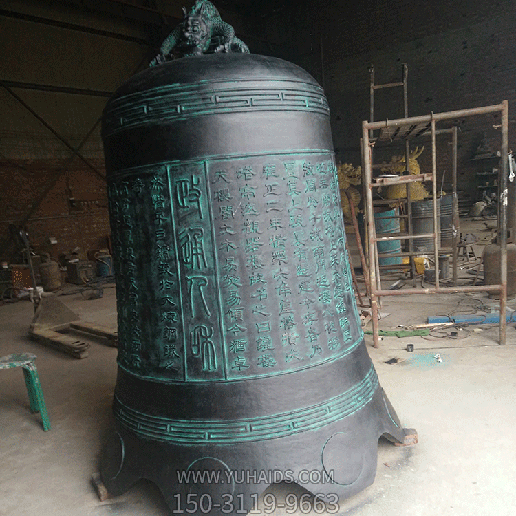 青銅鐘，仿古做舊大型吊鐘雕塑