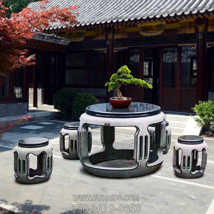 青石創(chuàng  )意空心石桌石凳雕塑擺件
