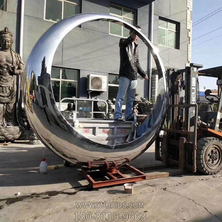 酒店門(mén)口大型不銹鋼鏡面創(chuàng  )意圓環(huán)擺件雕塑