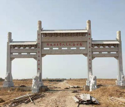 公園紀念三門(mén)石柱牌坊石雕