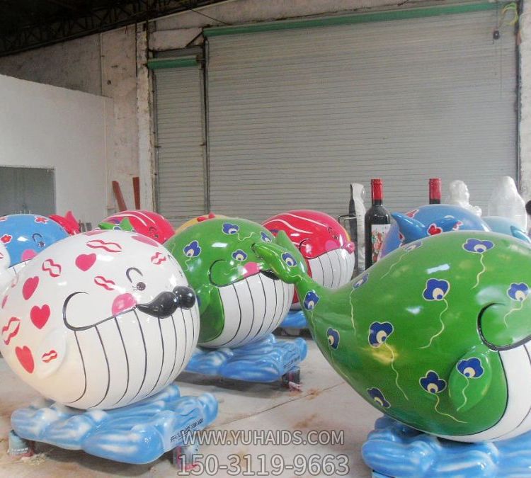 海洋公園玻璃鋼卡通彩繪創(chuàng  )意可愛(ài)鯨魚(yú)雕塑