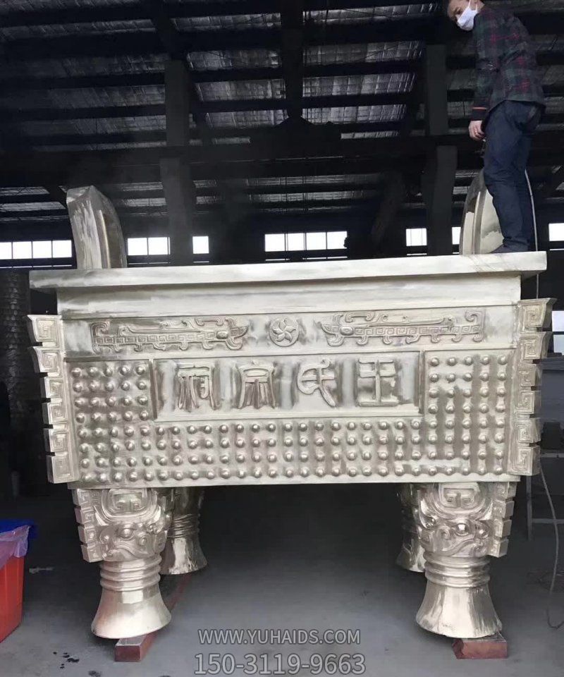 景區不銹鋼創(chuàng )意浮雕鼎雕塑