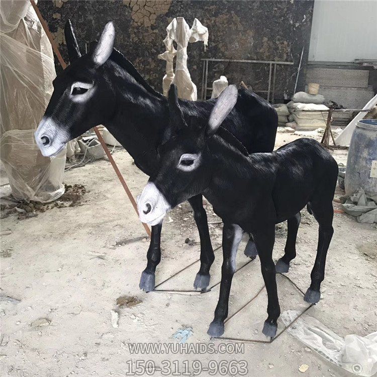 玻璃鋼戶(hù)外仿真動(dòng)物毛驢雕塑