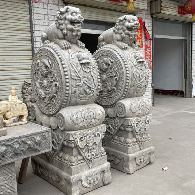 大個(gè)的石雕門(mén)墩抱鼓石，漢白玉仿古門(mén)墩