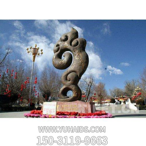 廣場(chǎng)玻璃鋼仿銅抽象火苗標志景觀(guān)雕塑