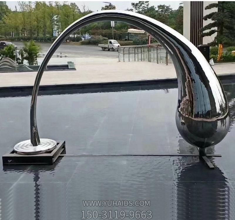 公園創(chuàng )意抽象池塘中的水滴雕塑
