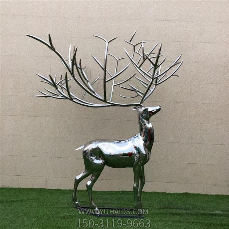 不銹鋼鏡面創(chuàng  )意大鹿角售樓部景觀(guān)雕塑