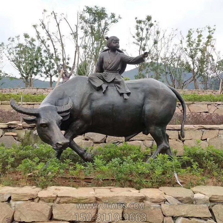 景區路邊大型玻璃鋼坐在牛背上的兒童景觀(guān)雕塑