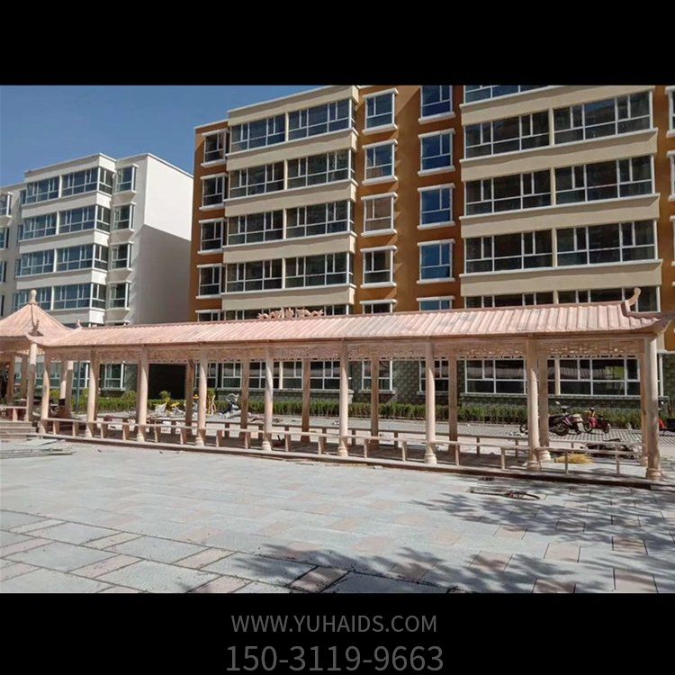 小區廣場(chǎng)擺放晚霞紅中式長(cháng)廊石休閑涼亭雕塑