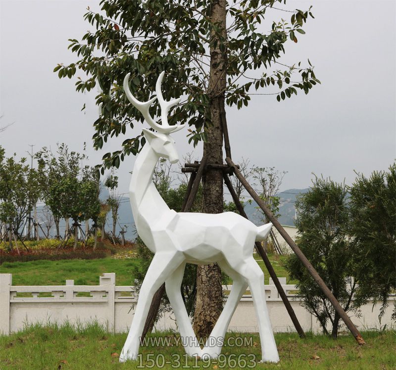 公園景區大型動(dòng)物景觀(guān)回頭望的梅花鹿雕塑