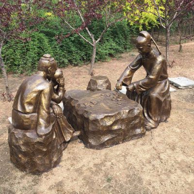 公園情景人物雕塑景觀(guān)，下象棋的古代人物銅雕