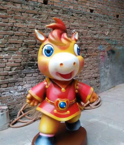 兒童游樂(lè )園擺放玻璃鋼卡通小馬小品雕塑