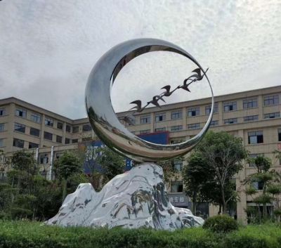 校園創(chuàng  )意不銹鋼創(chuàng  )意圓環(huán)雕塑